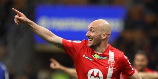 开云娱乐-后卫两次进球+门将三度救险！国米惨遭旧将反戈