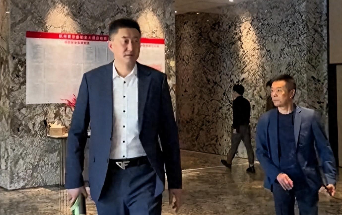 开云体育-广东战前3大消息！杜锋被约谈，萨林杰留队反转太意外